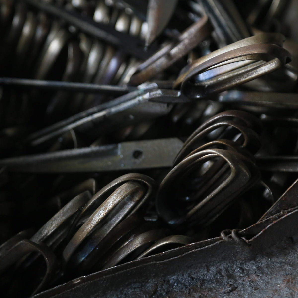 What Are Premium Fabric Scissors Made From? A Guide to Scissor Materials Explained