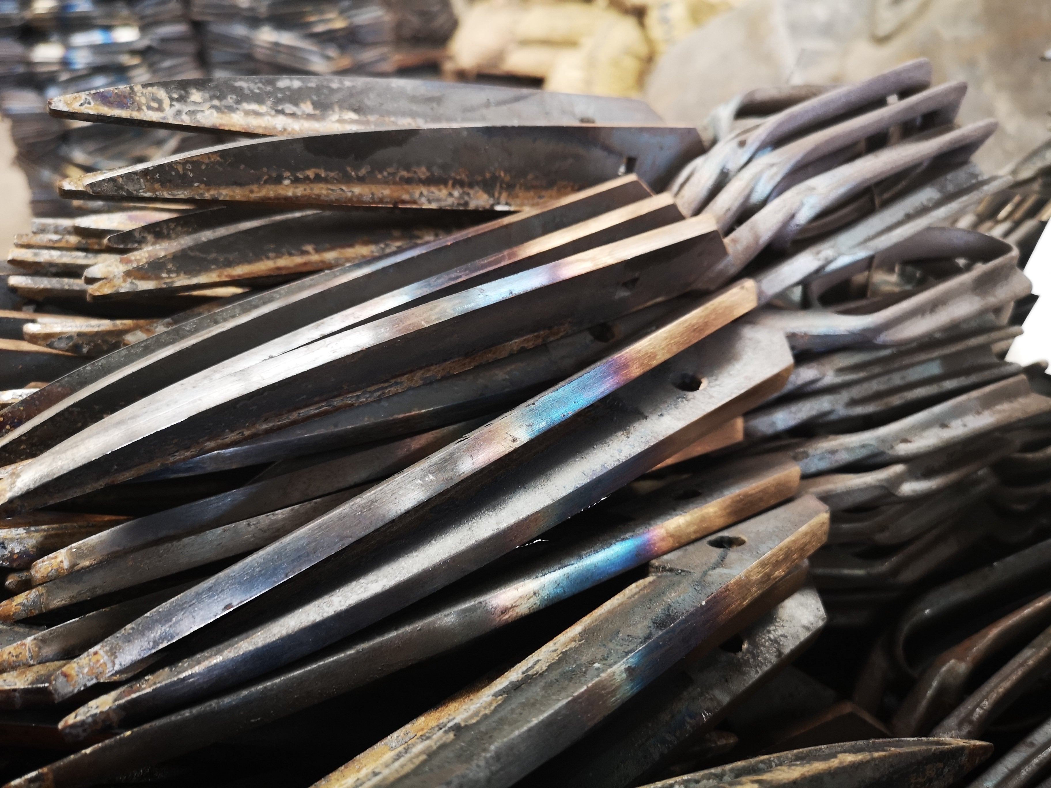 High Carbon Steel versus Stainless Steel